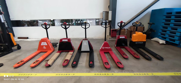  你了解手動液壓堆高車的功能嗎？