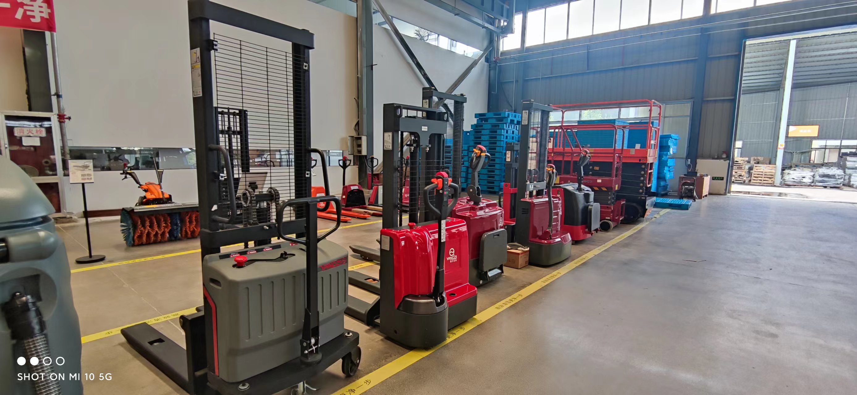 電動叉車在炎熱的季節(jié)應(yīng)注意什么？怎么處理危險